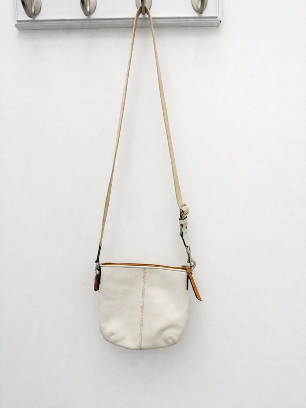 Authentic Coach Cream Leather Crossbody Bag | Neutral Everyday Shoulder Purse - Picture 3 of 13